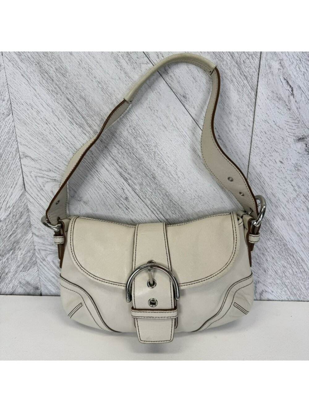 VTG 2002 Coach Soho Leather Small Flap Buckle Shoulder Bag Purse D050-9247